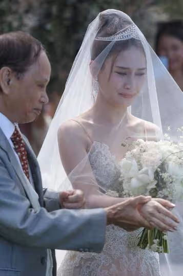 賭王奉上14億嫁妝，是為何超盈的叛逆買單？何超蓮卻給足竇驍面子
