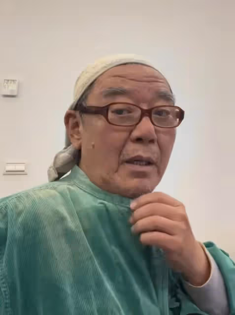70歲李立群到台灣妹妹家蹭飯，愛國妹妹將其攆走，痛罵他是兩面人