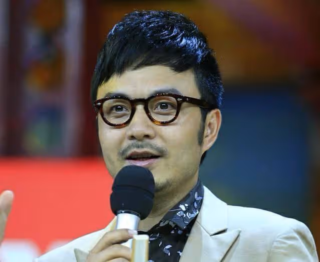 汪涵:二婚娶小4歲楊樂樂,40歲得子,為雞娃移居上海結果失敗了