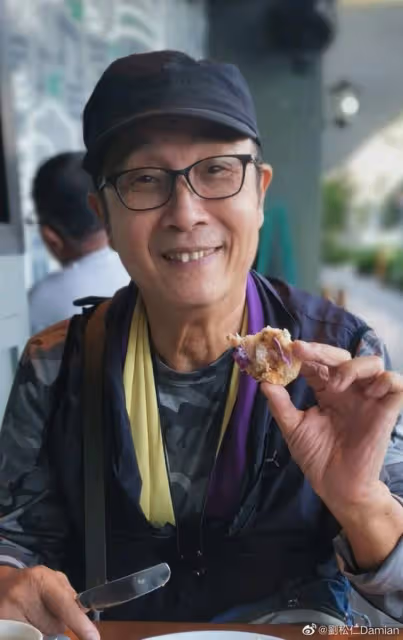 73歲知名港星近況曝光！疑復出參演音樂劇，三年前被傳中風