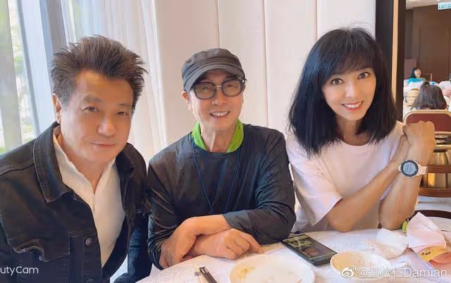 73歲知名港星近況曝光!疑復出參演音樂劇,三年前被傳中風
