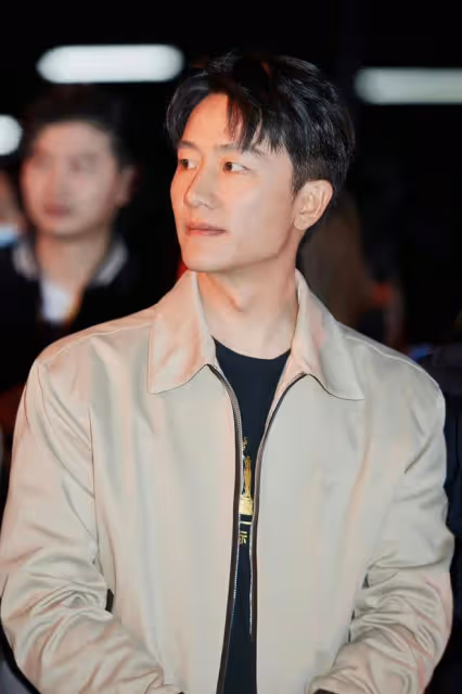 曝疑王雷強行加戲，惹黃軒不快，陳寶國曾因王雷加戲，受訪時落淚