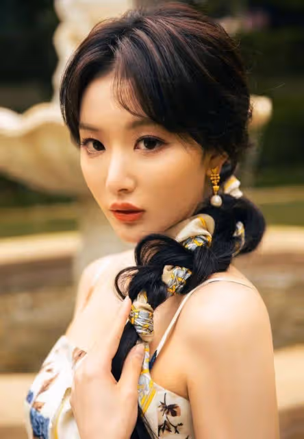孔雪兒，「寒門偶像」的她，吃口魚子醬都被人嘲笑？