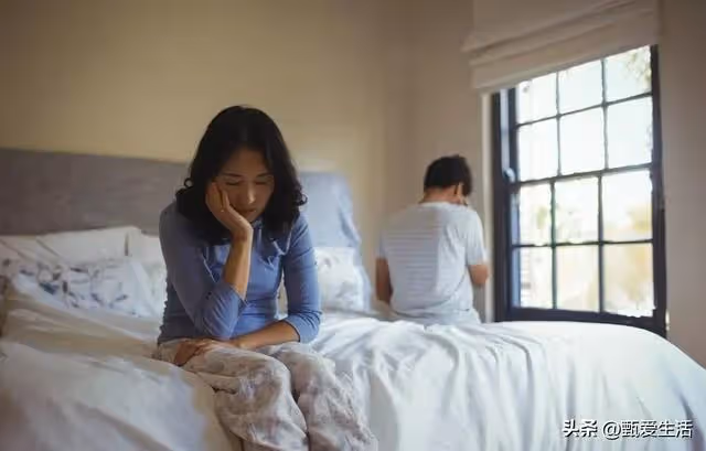 離婚夫妻財產平分，你憑什麼不給我？丈夫：你演了三年戲不累嗎？