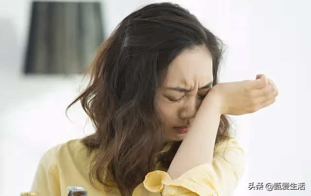 離婚夫妻財產平分，你憑什麼不給我？丈夫：你演了三年戲不累嗎？