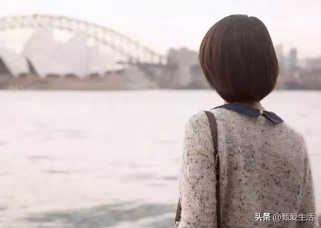 45歲女人出軌被發現，哭求丈夫原諒，男人提出三個要求：各取所需