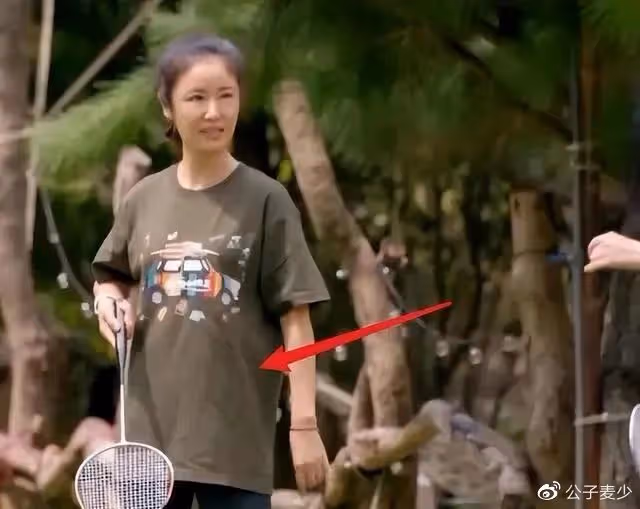 47歲林心如老到認不出！面部鬆弛顯滄桑，素顏打扮似農村大媽