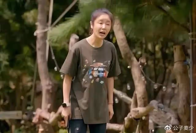 47歲林心如老到認不出！面部鬆弛顯滄桑，素顏打扮似農村大媽