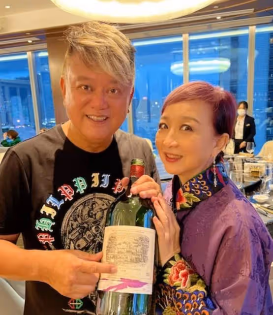 高人氣！資深港星回番禺被粉絲包圍，自曝曾為家鄉建過高爾夫球場
