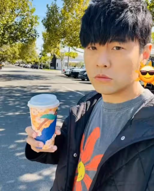曝周杰倫在墨爾本租房，和昆凌打扮樸實、吃穿節儉，疑為躲避賭債
