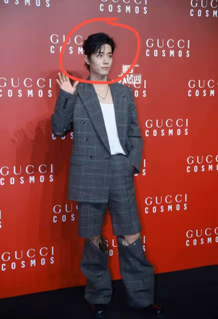 Gucci的紅毯生圖,暴露了肖戰的真實顏值,發腮、癟嘴處處是硬傷