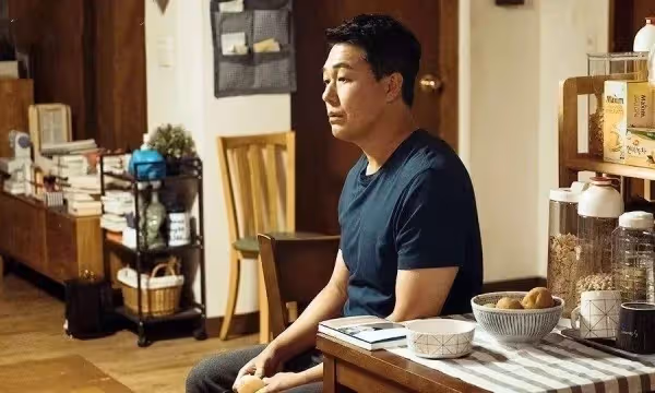 朋友向你借錢時,先不要著急問「借多少」聰明人用2招「輕鬆化解」既不傷感情又能守住錢!