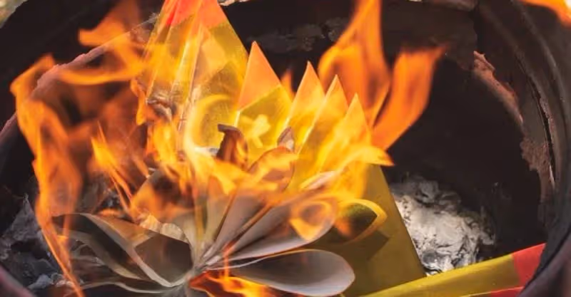 人死後沒人燒紙錢，會在陰間沒錢花嗎？陰間還魂的通靈人，爆出震撼真相！