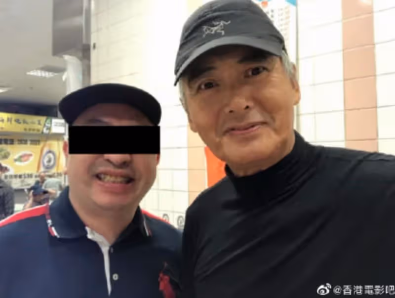 位置不夠要併桌!她巧遇「野生周潤發坐同桌」超緊張 上網急問「該跟發哥說什麼」網友神回覆超爆笑