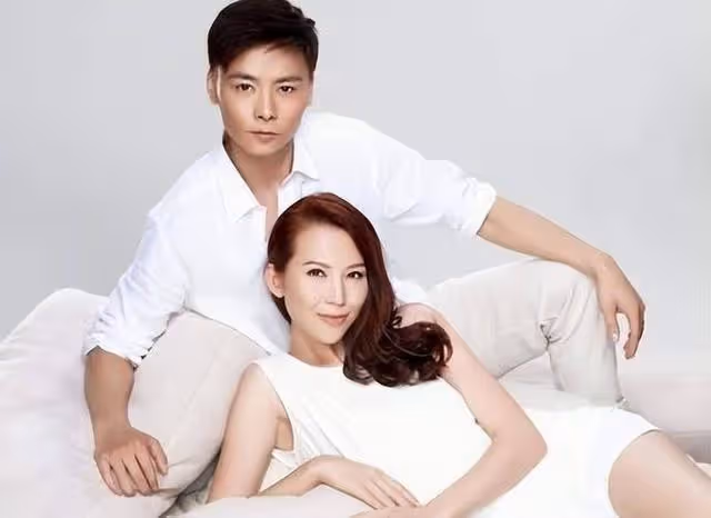 港圈「恩愛夫妻」疑塌房,男方獲獎後嫌棄女方過往,夫妻雙雙出軌