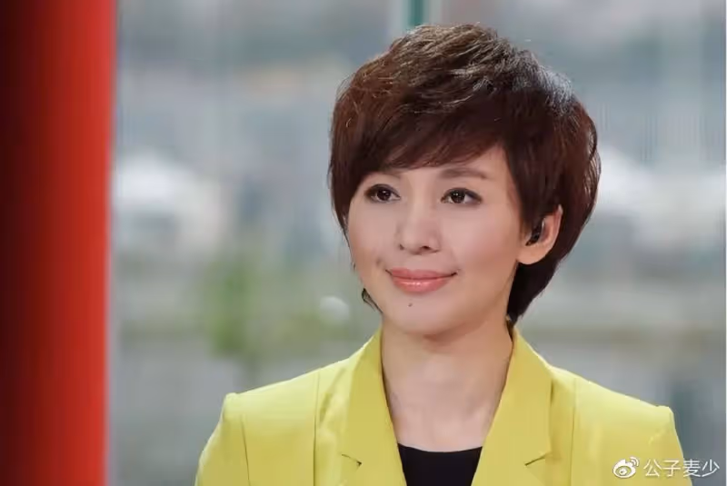 曝央視主持歐陽夏丹已離職!背後原因讓人淚目,46歲至今仍未婚
