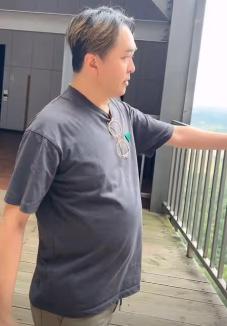 知名男星健康引擔憂!肚大到像懷孕手腳卻纖細,養3個女友惹爭議