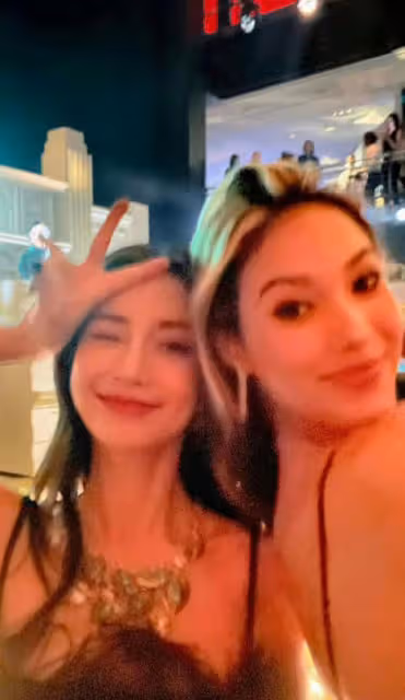 楊穎現身紐約,纖腰翹臀美出新高度,與小15歲谷愛凌同框無年齡差
