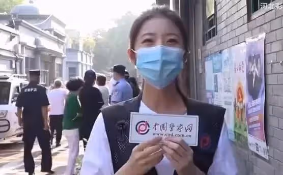 張津瑜：曝7部大尺度視頻，狂叫主人求調教，被呂總調教上百次？