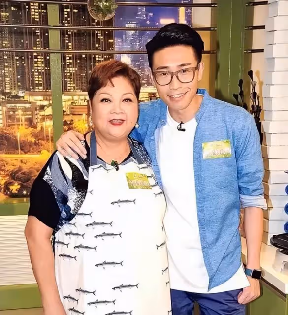 TVB人氣主持女友真空露背上陣與其慶祝生日，大秀性感好身材