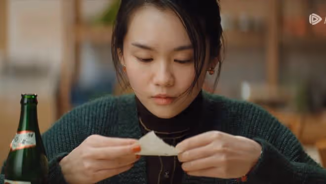 躲過《漫長的季節》女主李庚希，卻被女四號驚艷了，撞臉邱淑貞