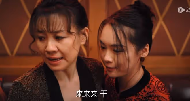 躲過《漫長的季節》女主李庚希，卻被女四號驚艷了，撞臉邱淑貞