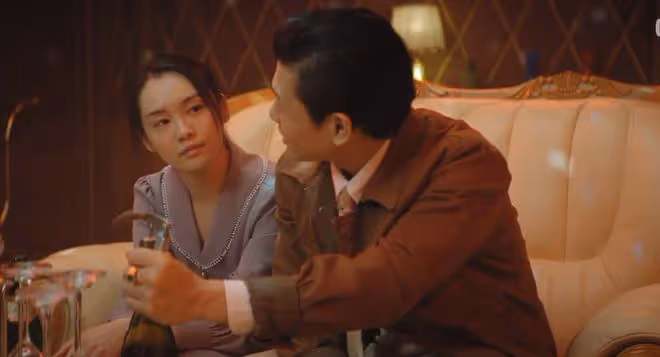 躲過《漫長的季節》女主李庚希，卻被女四號驚艷了，撞臉邱淑貞
