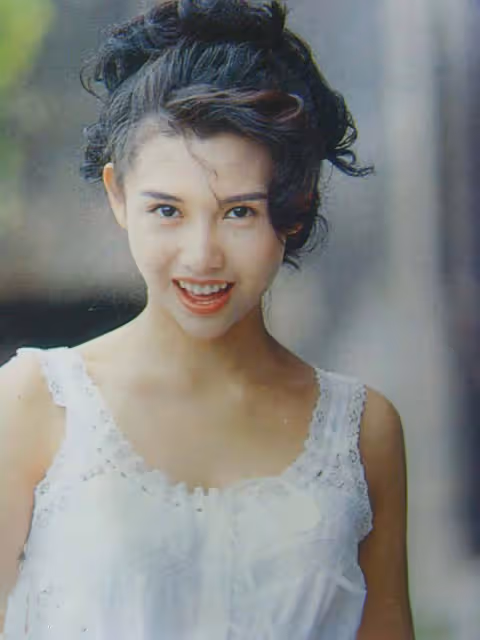 躲過《漫長的季節》女主李庚希，卻被女四號驚艷了，撞臉邱淑貞