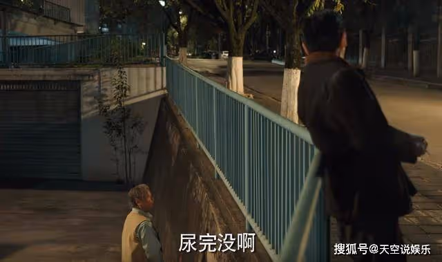 《漫長的季節》計程車司機的職業病，撕開了男演員的遮羞布