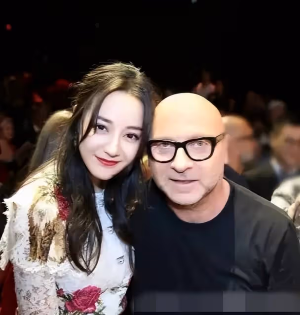 是風骨還是做戲？陳都靈拒絕資本摟腰令對方下不了台，結果秒被報復