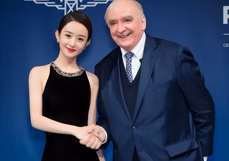 是風骨還是做戲？陳都靈拒絕資本摟腰令對方下不了台，結果秒被報復