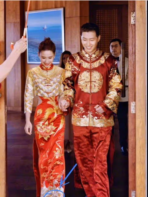 竇驍婚紗被吐槽，站內照片被罵像服務員，頭上的配飾像礦泉水桶