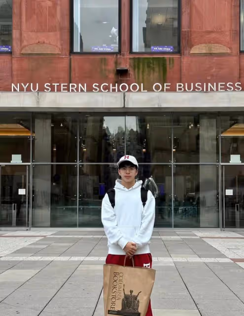 王中磊17歲兒子顏值逆襲變帥哥!高大健壯似爸,讀紐約名校成學霸