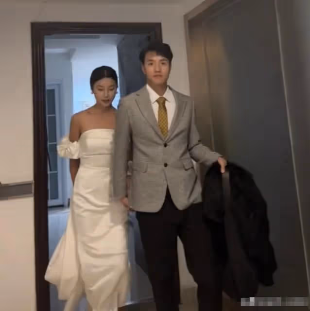 「彝族最美新娘」果果曝丈夫露骨聊天記錄,官宣結婚不足3個月!
