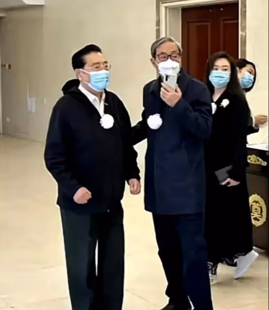 84歲李雙江近況曝光,身體越來越差,夢鴿被曝疑似已經帶兒子出國