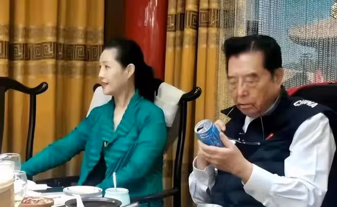 84歲李雙江近況曝光,身體越來越差,夢鴿被曝疑似已經帶兒子出國