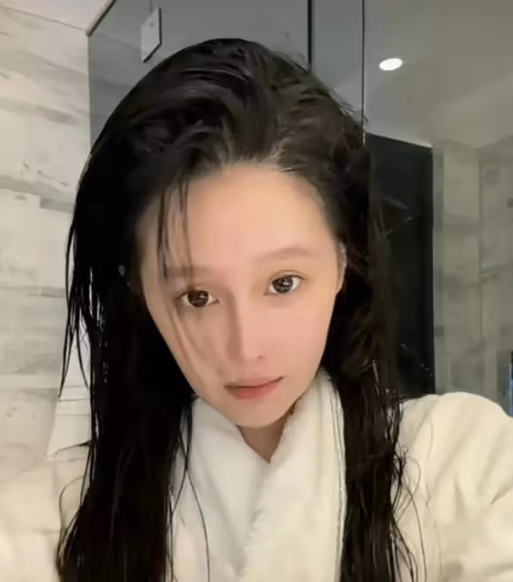 價值6000萬的戒指被盜,網紅球球在酒店哭訴,一定和酒店追究到底