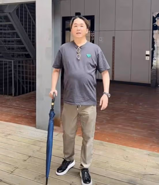 著名港星曬近況疑患病！肚大如球四肢纖細，同時交往三女友拒結婚