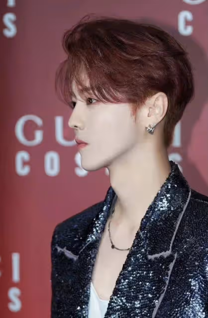 GUCCI紅毯「殺」瘋了：肖戰露長腿，惠英紅親吻宋佳，舒淇驚艷