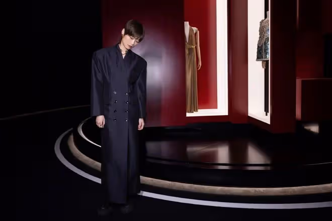 GUCCI紅毯「殺」瘋了：肖戰露長腿，惠英紅親吻宋佳，舒淇驚艷
