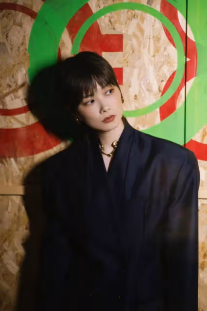 GUCCI紅毯「殺」瘋了：肖戰露長腿，惠英紅親吻宋佳，舒淇驚艷