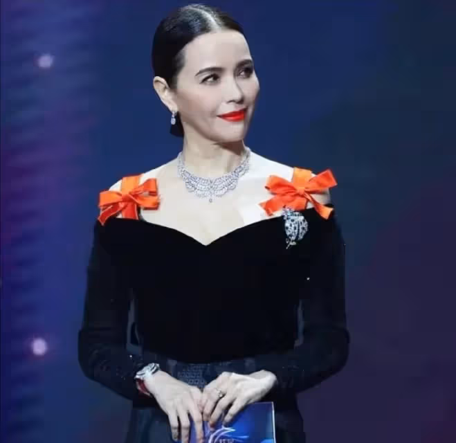 新加坡最美的兩位阿姐級女明星，范文芳被質疑，鄭惠玉身材惹人羨慕