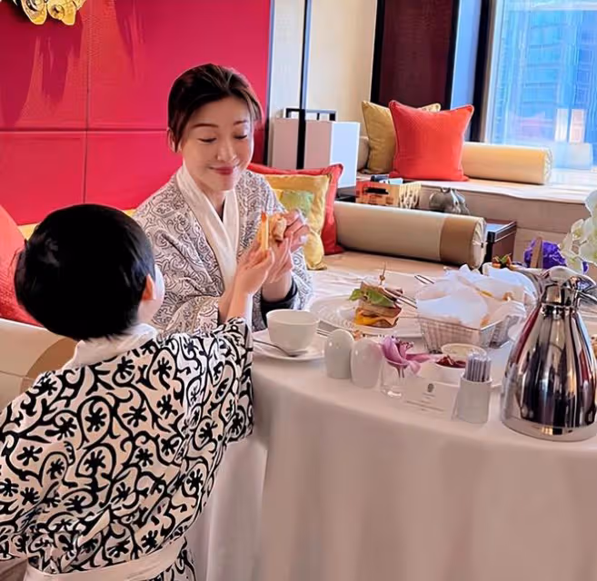 周麗淇首度曝光兒子長相,愛子太像傅程鵬!透露當年出血險流產