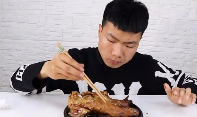 網紅傑克辣條:虐貓被抓,視頻被扒觸目驚心,發文道歉內容被質疑
