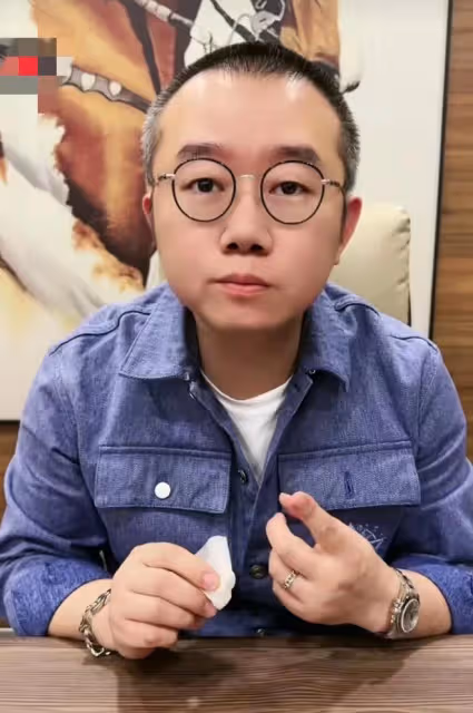 知名情感主持人塗磊批評機場賣的麵條太貴,老闆:嫌太貴就不要吃