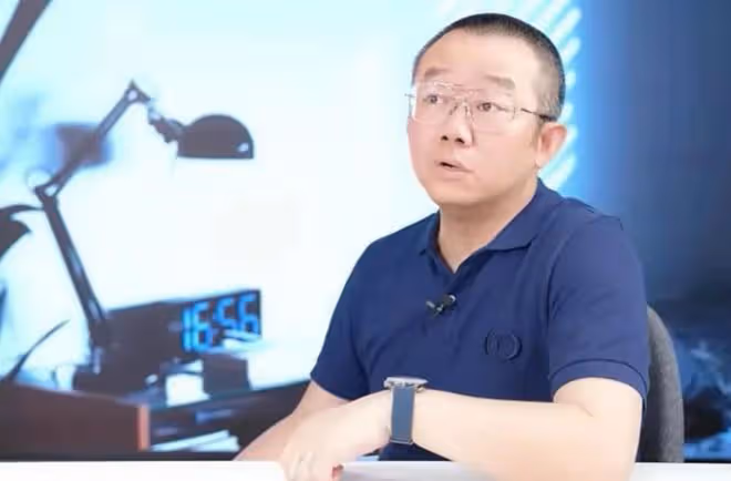 知名情感主持人塗磊批評機場賣的麵條太貴,老闆:嫌太貴就不要吃