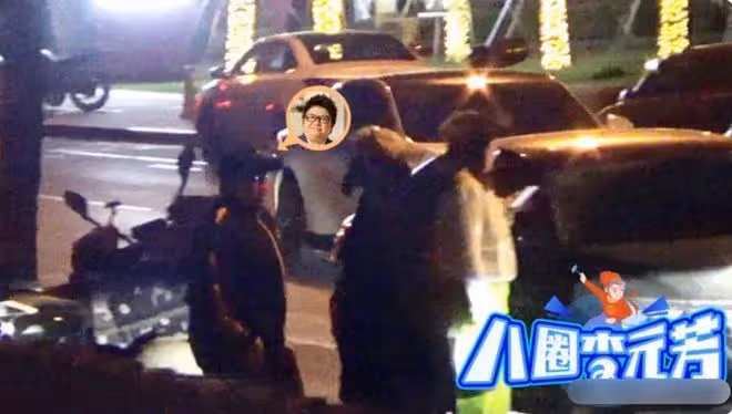 51歲韓紅疑帶男友聚會,男方扶腰行為親密,曾被拍一起買菜回家
