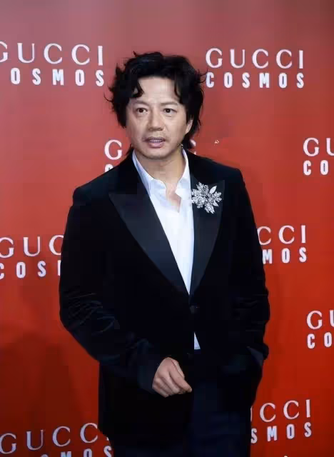 2天3場明星紅毯:有人驚艷,臉上動刀痕跡搶鏡,還有流水線上的