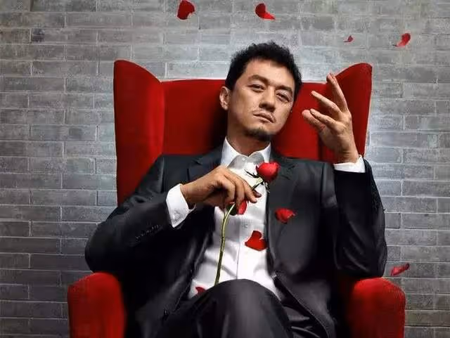 李亞鵬欠4000萬成被執行人，王菲跟他離婚或與他投資失敗有關