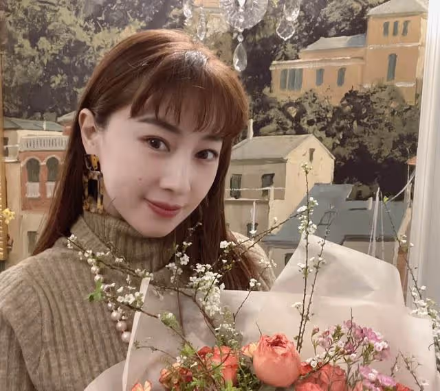 TVB前知名女星宣布復出拍劇,新劇將飾演富婆,預告會有性感演出